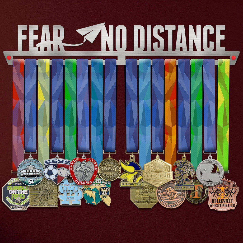 Fear No Distance Éremtartó-Éremakasztó Victory Hangers®